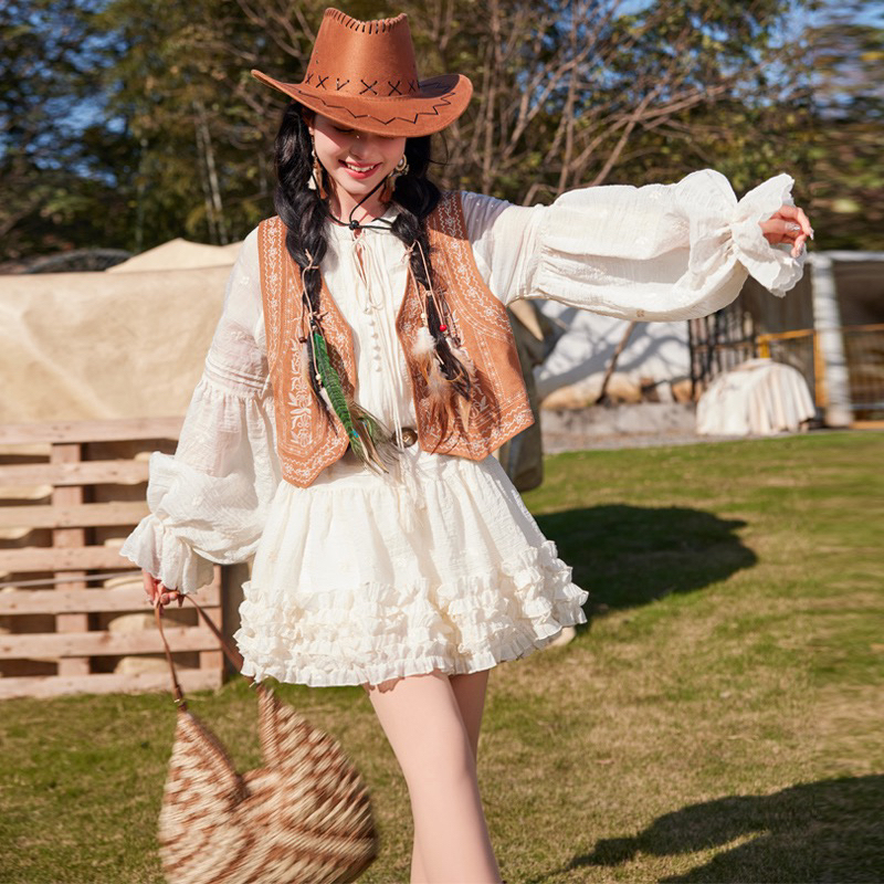 Brown Bohemian Vest for Women, Western Cowboy Waistcoat, American-Style Suede, Suitable for Travel in Northwest Xinjiang