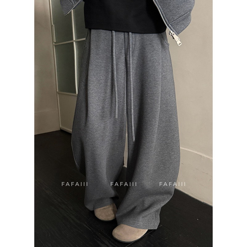 Fafaiii Three-Dimensional Single-Pleat Elastic Waist Loose Wide-Leg Drapey Silhouette Casual Versatile Couple Style Drawstring Sweatpants Fafaiii Three-Dimensional Single-Pleat Elastic Waist Loose Wide-Leg Drapey Silhouette Casual Versatile Couple Style Drawstring Sweatpants