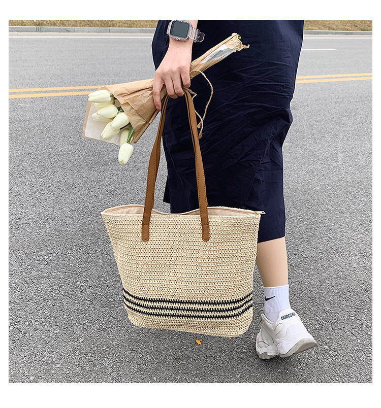 Women'S Medium Spring&Summer Straw Vacation Straw Bag display picture 6