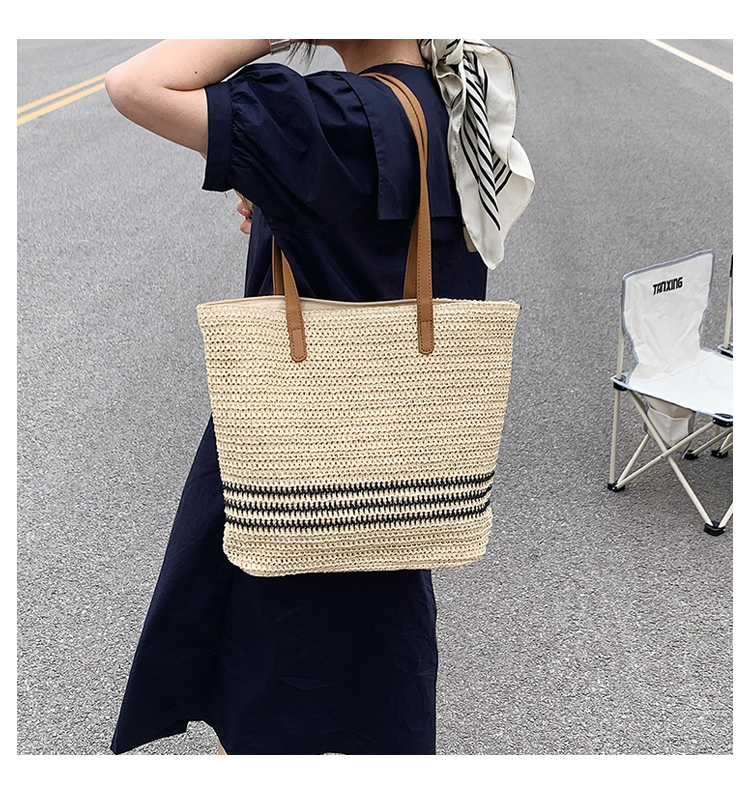 Women'S Medium Spring&Summer Straw Vacation Straw Bag display picture 5