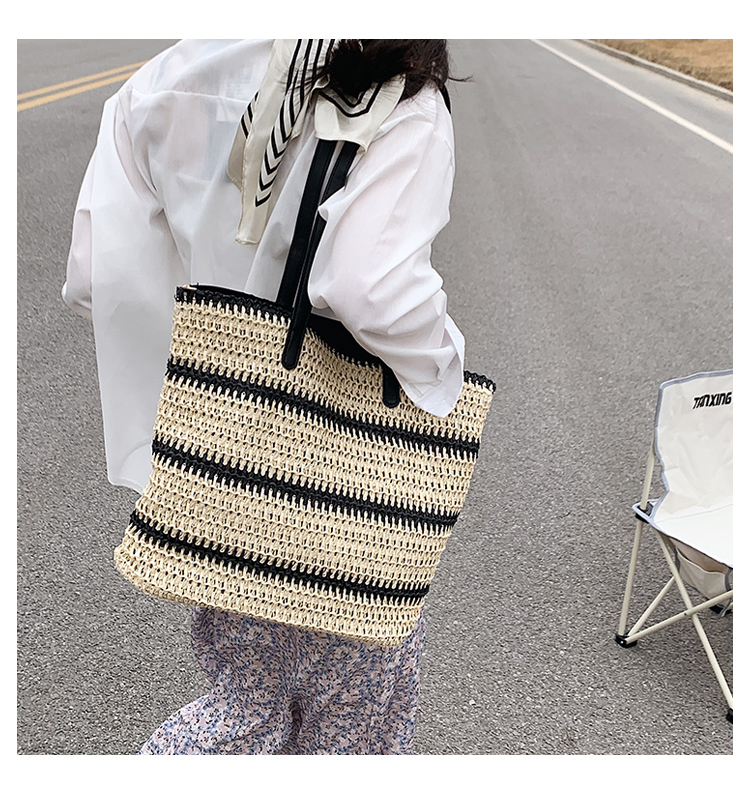 Women's Medium Spring&summer Straw Vacation Straw Bag display picture 3