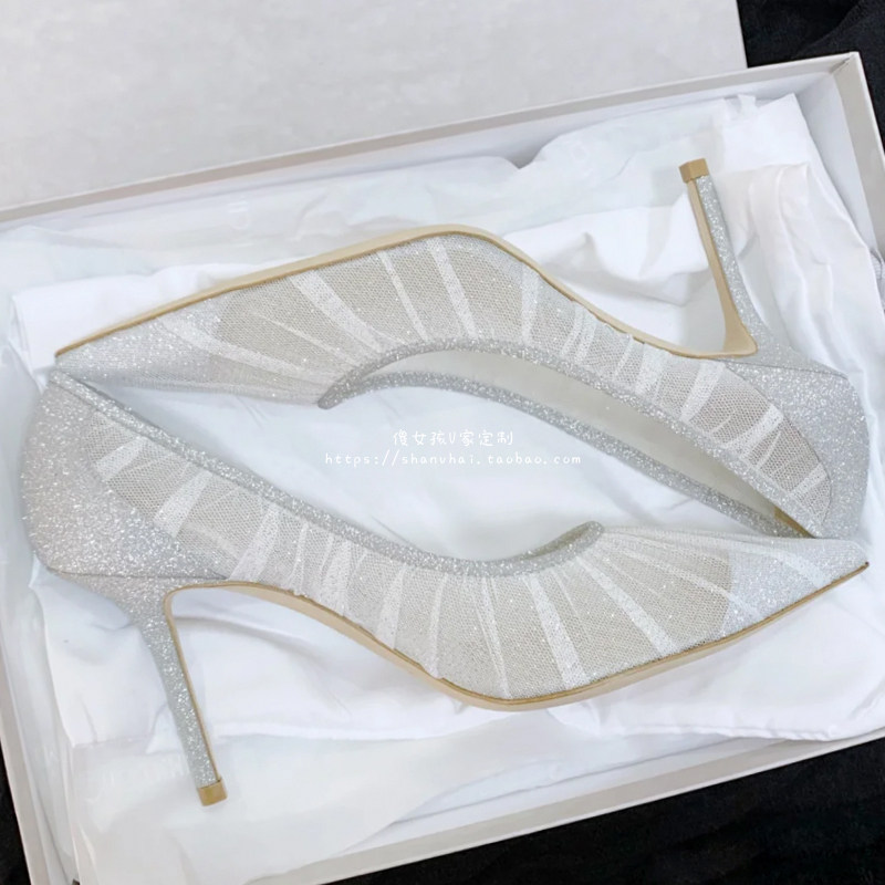 Women's shoes are very special, good-looking dinner temperament