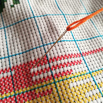 Cross-stitch needles 40 pieces with gold tail big eyes blunt head non-pricking hand size 24 medium grid 3-strand embroidery thimble embroidery needle thimble