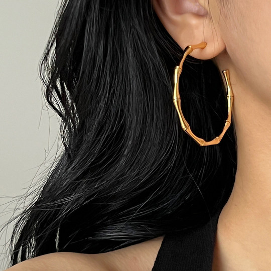 Fashionable item European and American bamboo leaf large circle C hoop earrings copper plated 18k gold retro temperament earrings earrings stud earrings