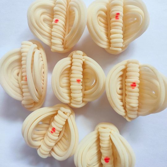 Я прочитал слиток тростника, слиток тростника, слиток тростника-бабочки, слиток тростника, сутру Амитабхи, специальный рецепт слитка, чтобы он расцвел и застыл.