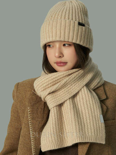 Minimalist Unisex Rabbit Fur and Wool Blend Beanie for Women, Versatile Warm Knit Hat for Autumn and Winter, Large Head Circumference