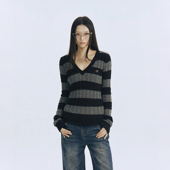 Women's v-neck twisted striped knitted sweater