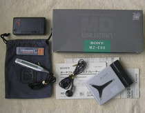 SONY MZ-E90 MD Walkman (packaged with box)
