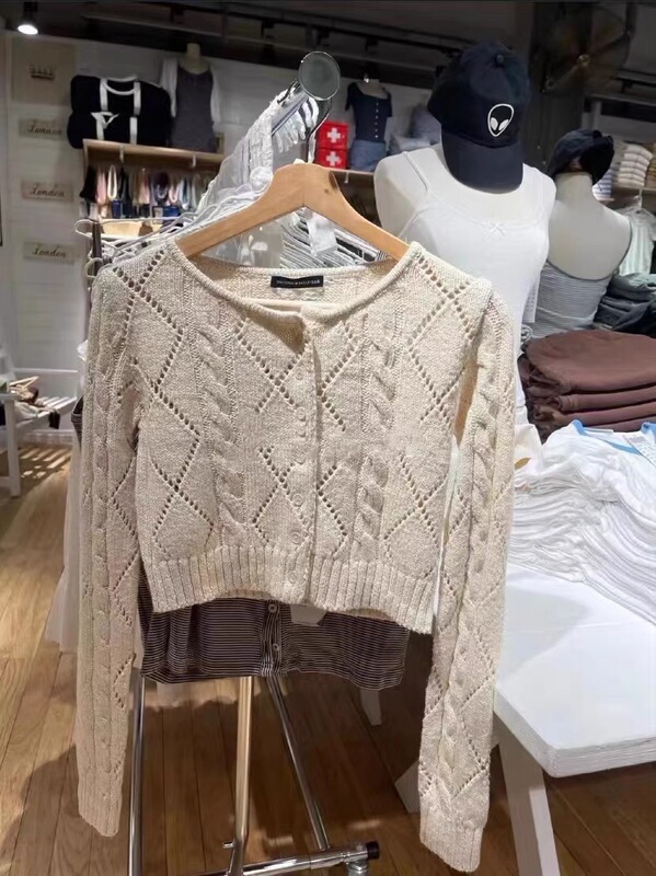 【Bm Style】Wanwan Youyi Women's Solid Color Twisted High-Waisted Short Hollow Knit Cardigan 0.33kg1840
