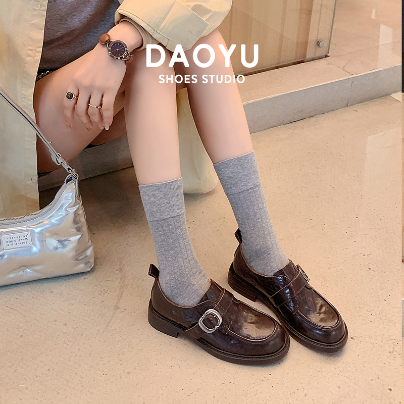 【Island】Sweet Chestnut Color~British Style First-Layer Sheepskin Loafers for Women, Versatile Leather Shoes with Buckle Strap