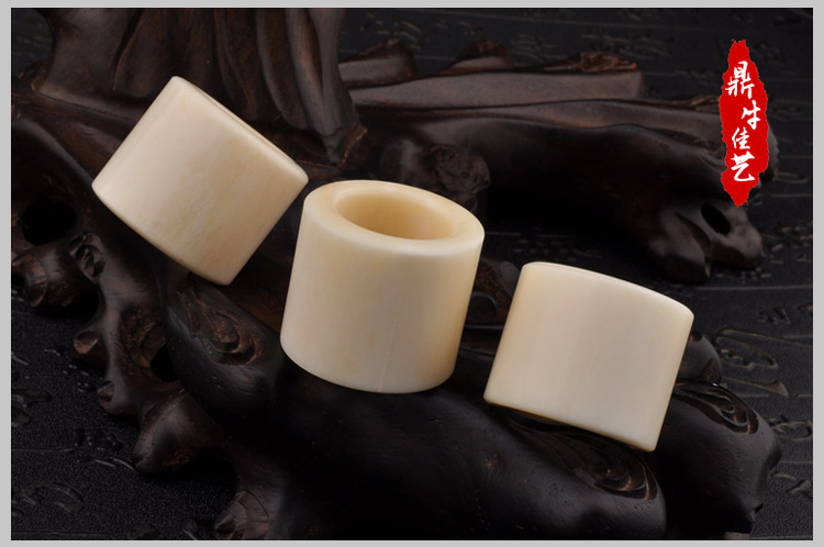Màu cơ bản tự nhiên không bị bỏ qua xương yak Tây Tạng và ngón tay to nhẫn nhẫn Lạc đà xương kéo ngón tay nam nhẫn vàng