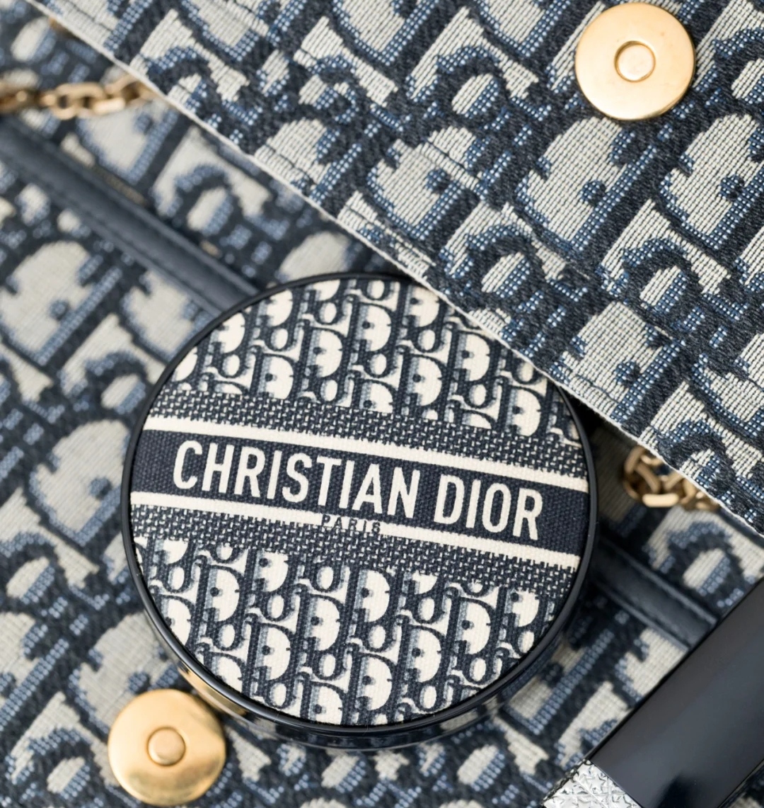 Dior Dior forever gelling fat long-lasting presbyopia CD air cushion foundation liquid long-lasting lock makeup moisturizing concealer replacement