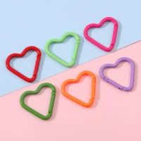 41# Случайно смешанные цвета | Карабин Love алюминиевый, окрашенный распылением, 41х43мм, диаметр проволоки около 4,5мм, 5 шт.