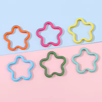 17# Случайно смешанные цвета | Венок из сливы из железной, окрашенной распылением проволоки 33х34мм, толщина около 3,2мм, 5 шт.