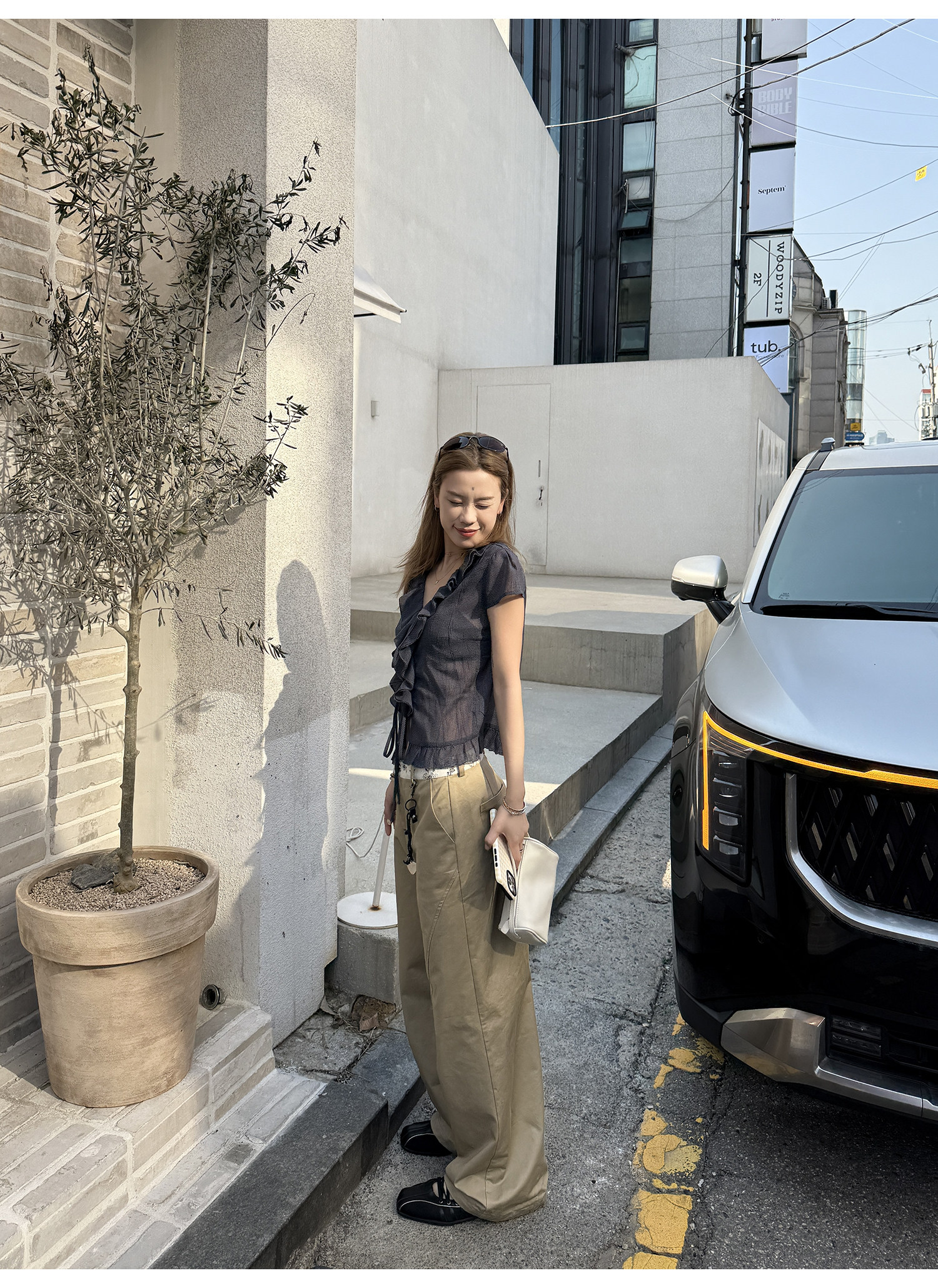 Рубашка с коротким рукавом с охлаждающим эффектом и помятым дизайном, серо-синяя клетчатая блузка, женская летняя одежда 2025