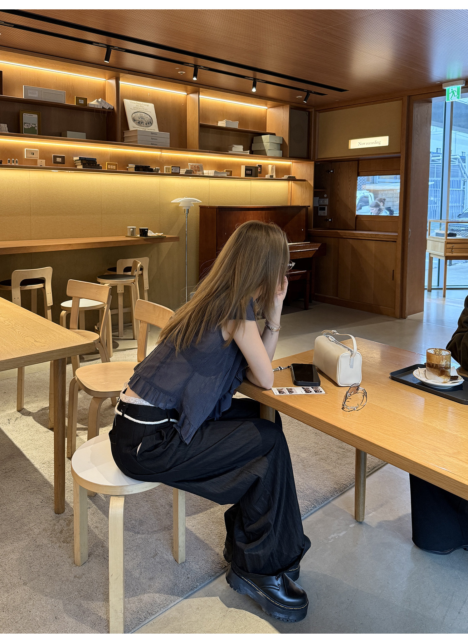 Рубашка с коротким рукавом с охлаждающим эффектом и помятым дизайном, серо-синяя клетчатая блузка, женская летняя одежда 2025