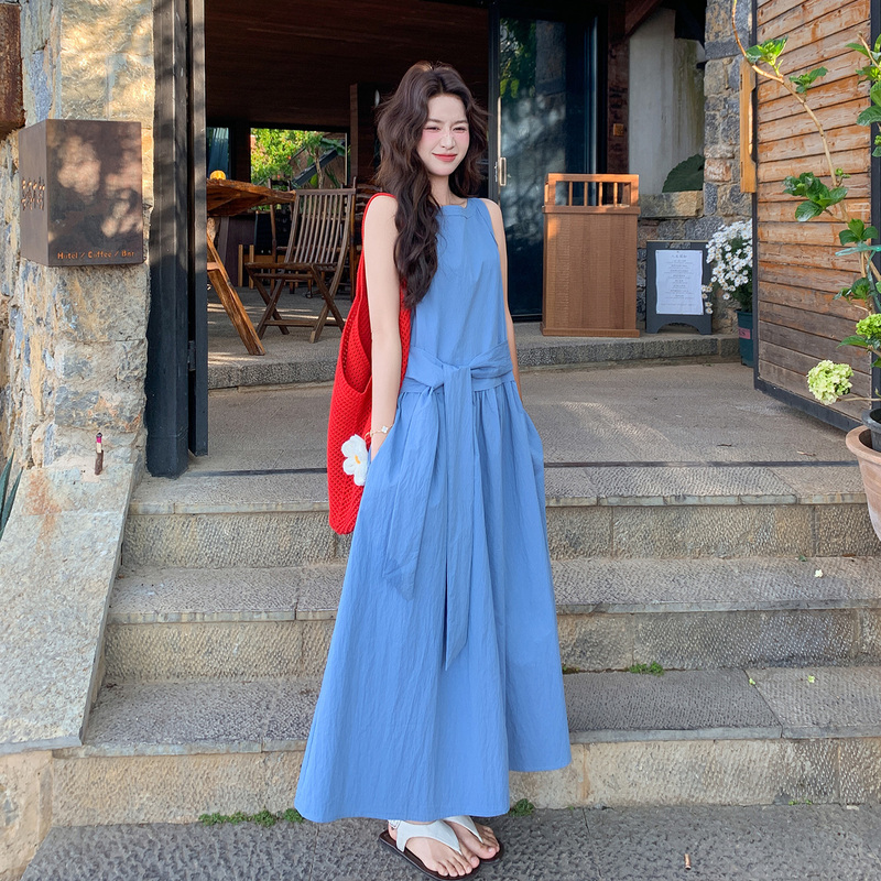 Blue Sleeveless Vest Dress for Women, 2026 Summer New Style, Elegant and Fashionable, Waist-Cinching, Slimming, Vacation Style Long Dress