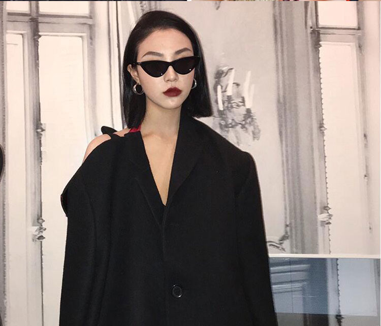 Fengfan với mắt mèo retro tam giác mèo mắt kính cá tính kính râm nữ hoang dã bắn kính râm hình lõm kính râm nam