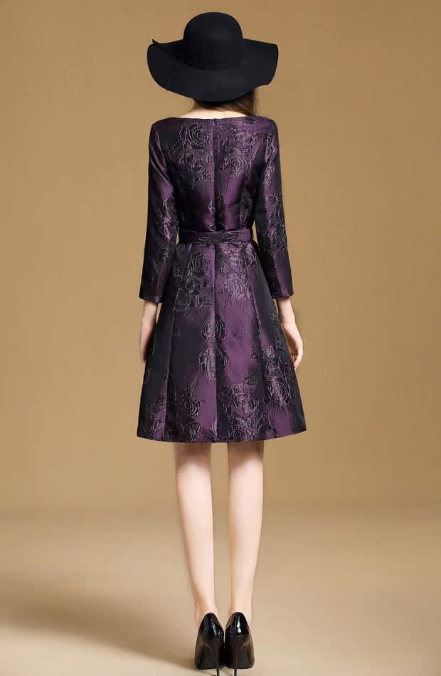 2018 mùa thu và mùa đông phụ nữ mới của tính khí bảy- điểm tay áo vòng cổ jacquard váy mỏng một từ mỏng mỏng váy đầm xòe tuổi trung niên