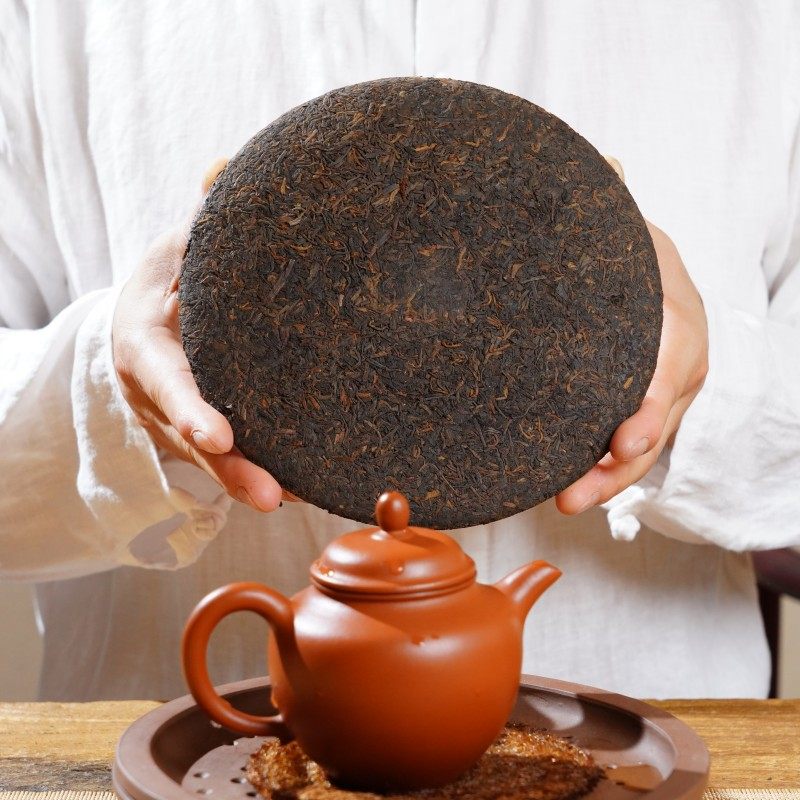 Thick tea cakes in the 1990s, enthusiast-level old tea, classic aroma of betel nut and strong soup sense