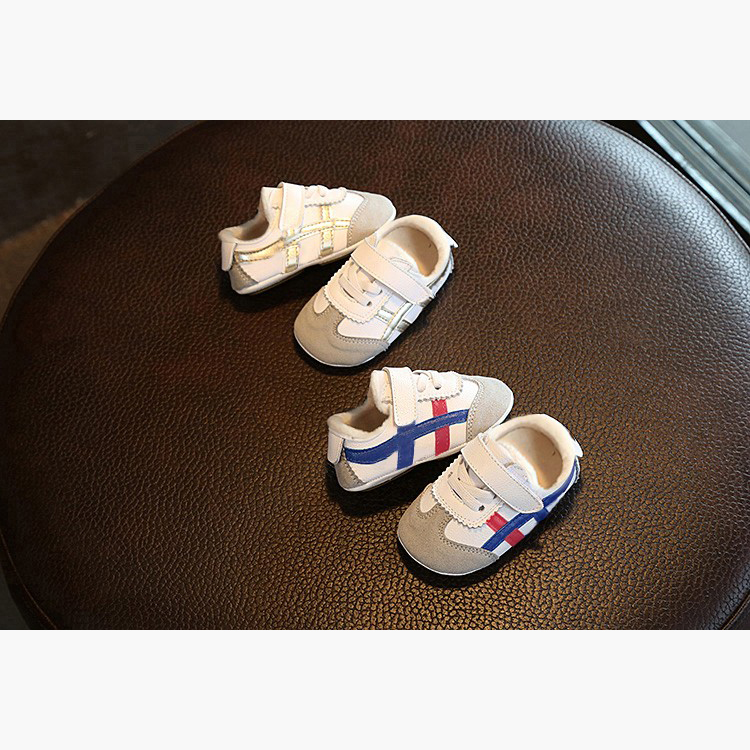 Кожаная детская обувь для малышей, детская обувь на мягкой подошве, весенняя, осенне-зимняя хлопчатобумажная обувь и бархатная обувь для мальчиков и девочек в возрасте от 1 до 3 лет