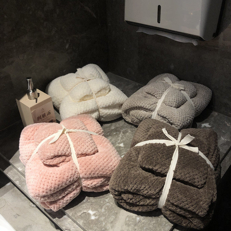 (Carrot cooperative) Coral Suede Bath Water Suction Speed Dry Thickened Baby Home Towel Pineapple Gg 430G