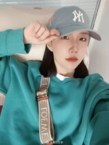 (Radish cooperative) 2021 autumn and winter New 330g plus velvet solid color loose round neck Tide brand sweater couples