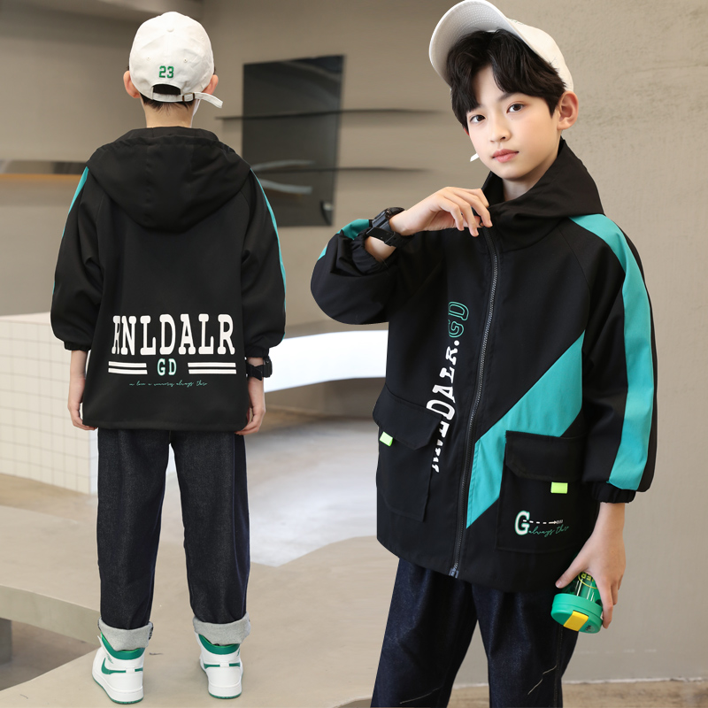 Boys coat spring and autumn 2022 new children in long - dress clothes in the big boy's coat