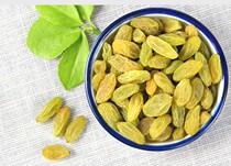Ice powder milk tea fruit raisin snacks clean and seedless 5kg 20kg whole box