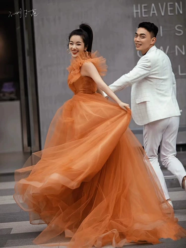 Оранжевое свадебное платье, французский стиль