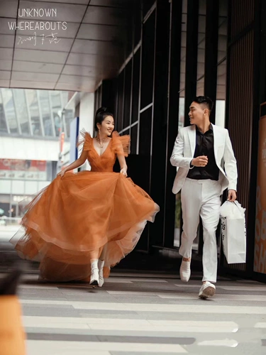 Оранжевое свадебное платье, французский стиль