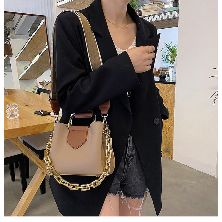 Wide Shoulder Strap Texture Chain Shoulder Messenger Bucket Bag Wholesale Nihaojewelry display picture 6