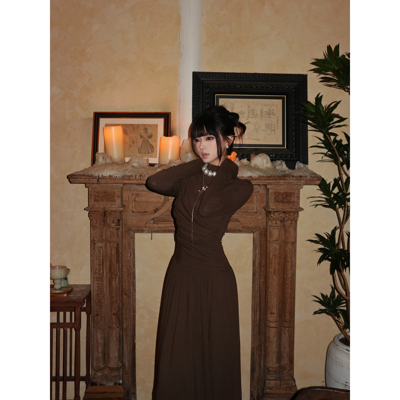 Old Money Style French Retro Design Irregular Pleated Dress for Women, Autumn and Winter High Elasticity Waist-Cinching Long Dress