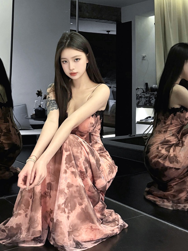 Hot Girl Sexy Printed Suspender Dress with Breast Pads, Elegant Waist Slimming, Holiday Style Floral Long Dress