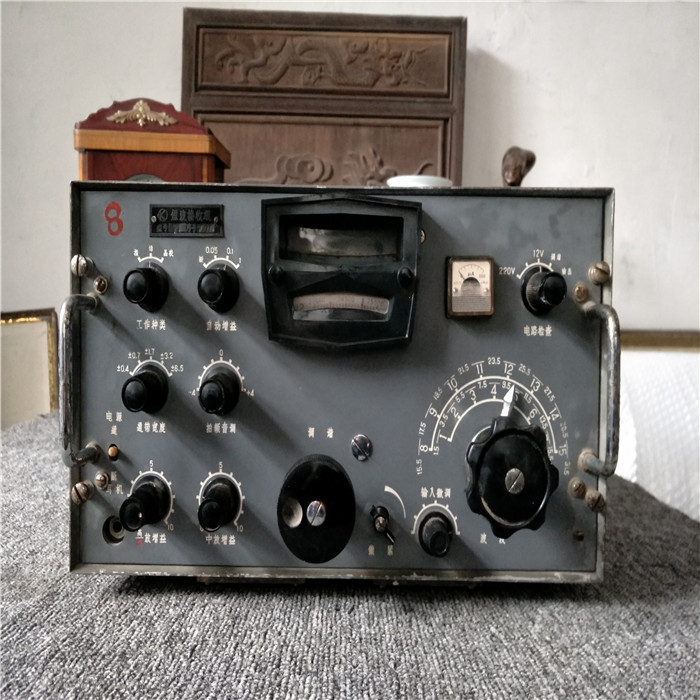 (60 new) antique shortwave transistor voltage stabilized AC radio collection to make props shop window display furnishing