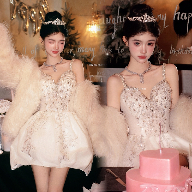 New Style Studio Photography Outfit for a Wealthy Socialite's Birthday Photoshoot, with a Princess-Style Artistic Vibe