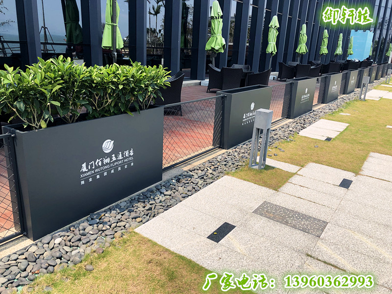 Outdoor Iron Art Fencing Floral Box Creative Combo Flower Groove Removable Flower Box Dining Room Outside Pendulum Partition Flower Holder Flower Bed Basin