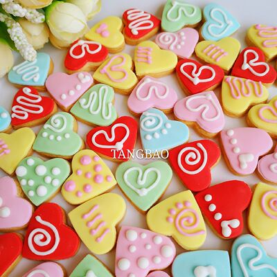 Heart-shaped fondant cookies, popular handmade cookies, wedding dessert display, baby's 100th birthday dessert gift