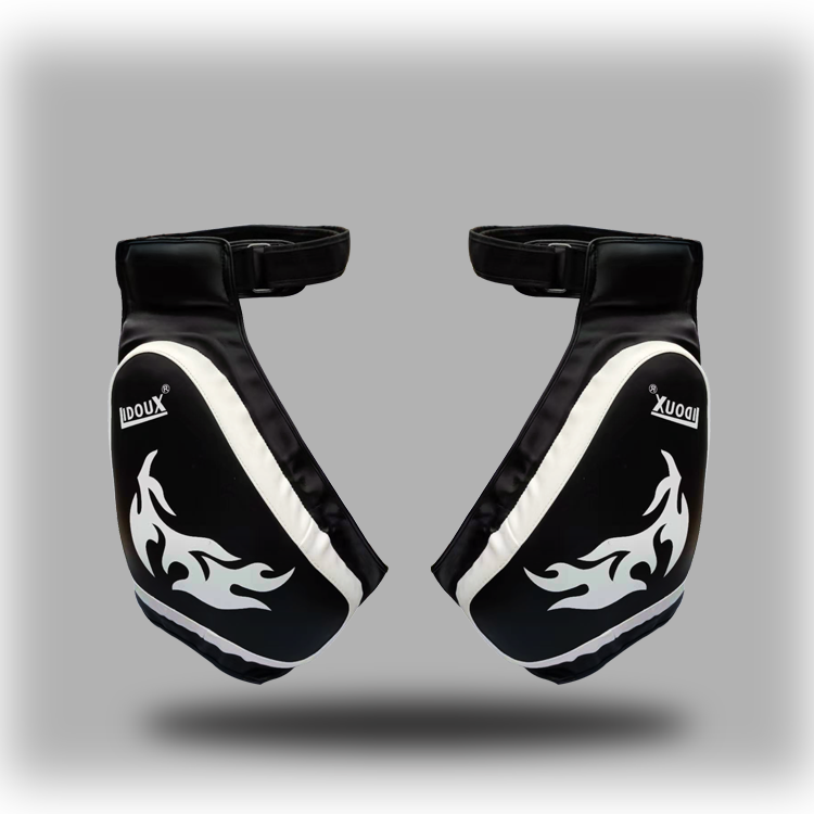 Big shin target Sanda boxing fighting Muay Thai sparring training against microfiber leather protective gear punching coach