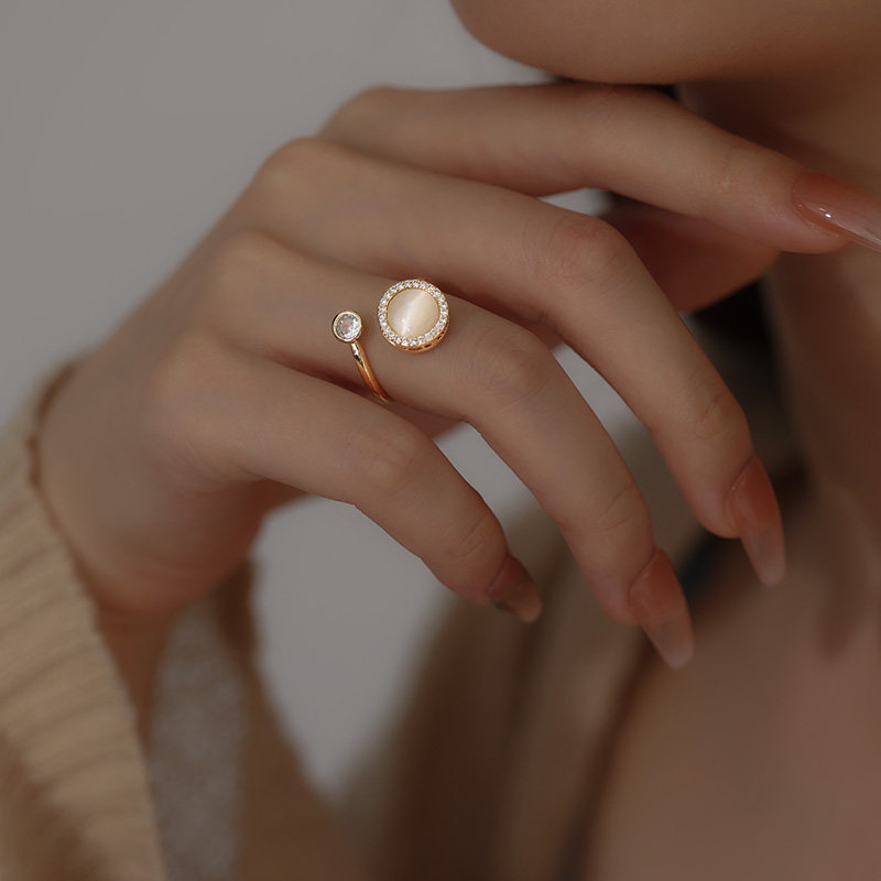 Time to run with rotatable opening Ring Cat Eye Stone Forwarding Ring Small Crowddesign Sensation Ring Superior Temperament Woman