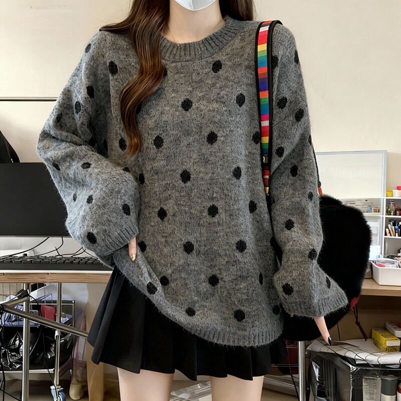 Gentle and Age-Reducing Polka-Dot Plus-Size Sweater Pullover for Women, Gray Loose Round-Neck Knitwear, Versatile and Stylish, New Winter Model