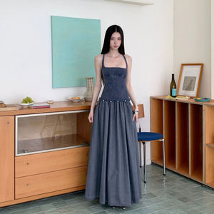 Niche Clothing Sexy Off-Shoulder Tank Dress with a Vintage Style, Waist-Cinching and Slimming Long Dress for Women