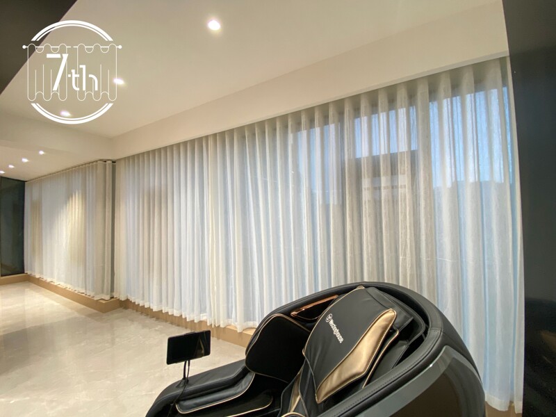 Snake-Shaped Curtain