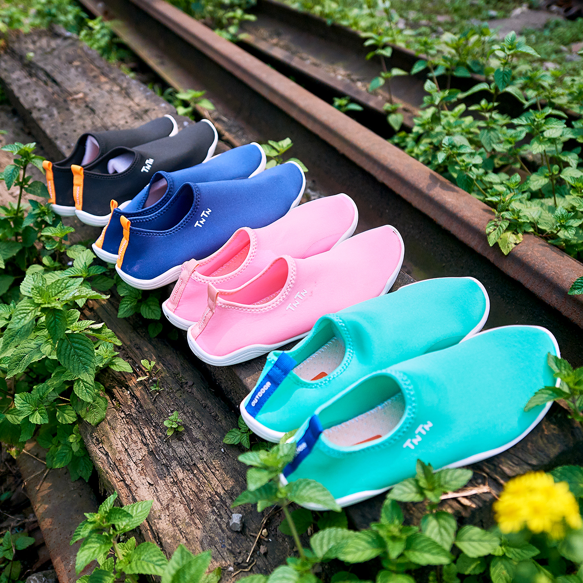 Beijing Forest Outdoor Covered Water Shoes Anadromous Shoes Speed Dry Ventilation Light Weight 100 Hitch Soft Bottom Beach Shoe Lovers men and women