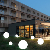 LED OUTDOOR WATERPROOF SPHERICAL LIGHT SOLAR BALL LAMP COURTYARD VILLA HOTEL GARDEN 7 COLORFUL DECORATIVE BALL LAMP