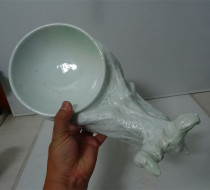 Creative ceramic ornaments old porcelain carved freehand sheep ornaments ashtray fruit plate home accessories zodiac sheep real photo