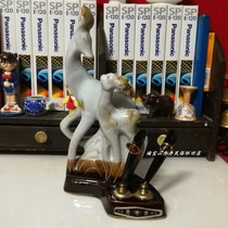 Mother and child deer in 70s old porcelain deer pen pen counter old folk nostalgic collection movie props