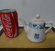 Cultural Revolution old vinegar pot blue and white blue crabapple pot nostalgic collection of film and television props antique ornaments pot cover with real photos