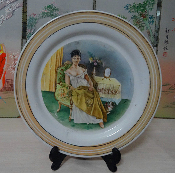 Old bounty The Cultural Revolution World famous paintings Exit custom old dishes nostalgic antique pendulum pieces Real pictures 26cm diameter