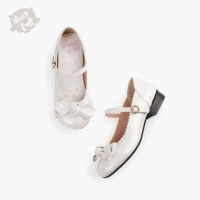 Белый низкий каблук